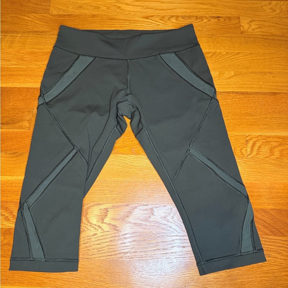 Lululemon Olive Green High Rise Cropped Leggings Size 8 Athletic